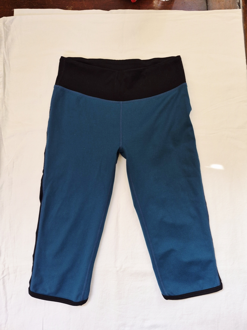 Fabletics Teal and Black Active Capri Leggings